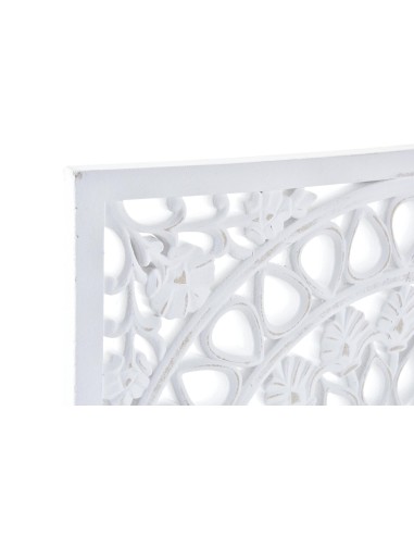 Decoración pared madera calada