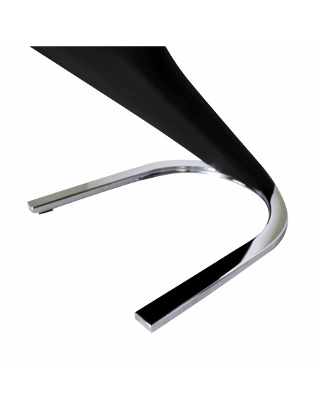 Silla tapizada con base en acero cromado