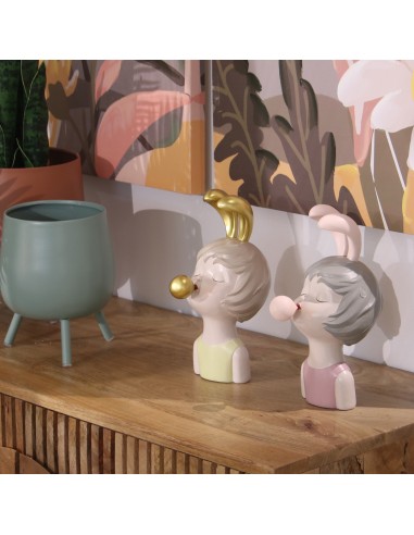 Figura resina chica con chicle