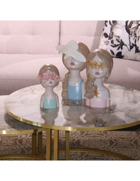 Figura resina mujer con paloma