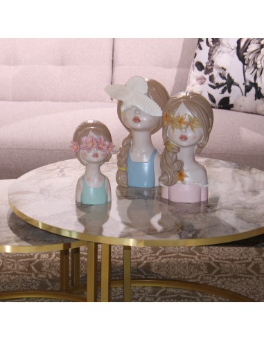 Figura resina mujer con flores