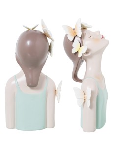 Figura resina mujer con mariposa 2