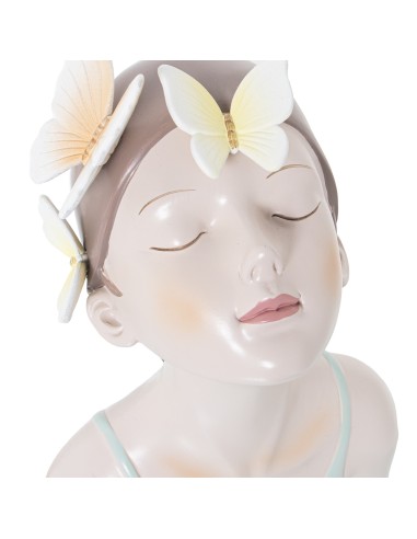 Figura resina mujer con mariposa