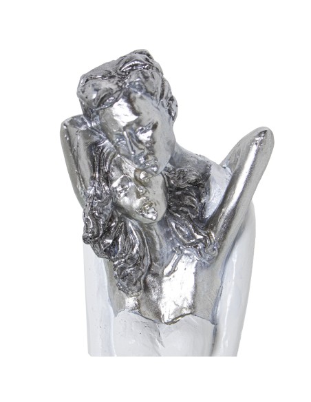 Figura resina pareja abrazada