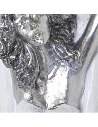 Figura resina pareja abrazada