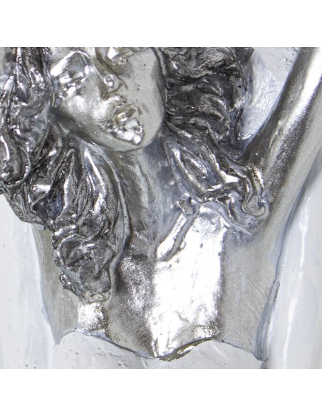 Figura resina pareja abrazada