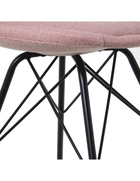 Silla de poliéster en rosa con patas metal