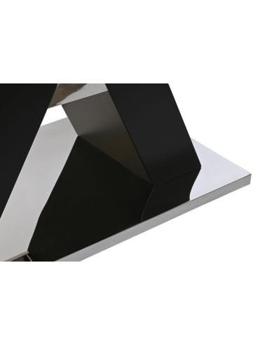 Mesa de comedor de madera y cristal.