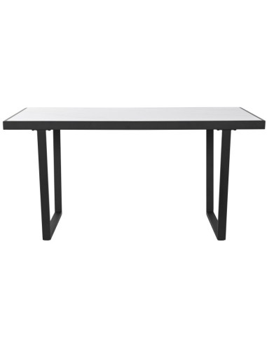 Mesa de comedor de piedra y metal.