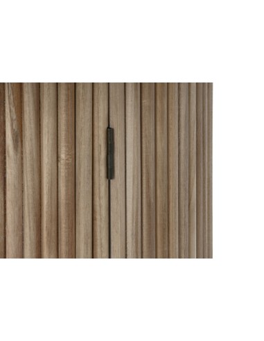 Mesa de comedor ovalada con puertas.