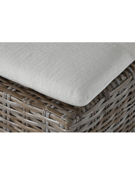 Silla mimbre y patas de mango