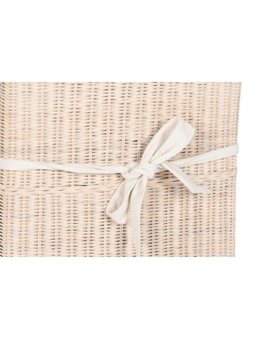 Silla de mimbre con patas de mango