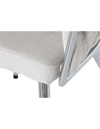 Silla poliéster trenzada beige.