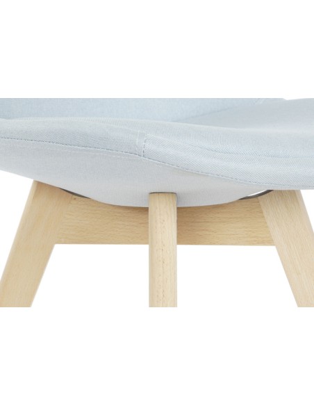 Silla de poliéster azul claro en madera de haya