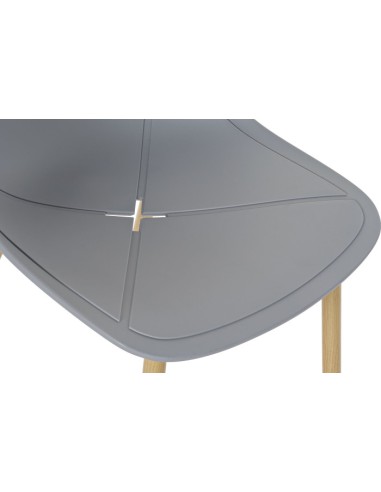 Silla PP gris claro con patas de metal