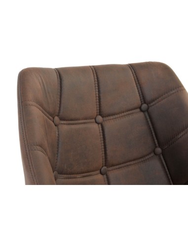 Silla de piel marrón con patas madera