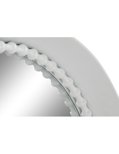 Espejo de metal en blanco