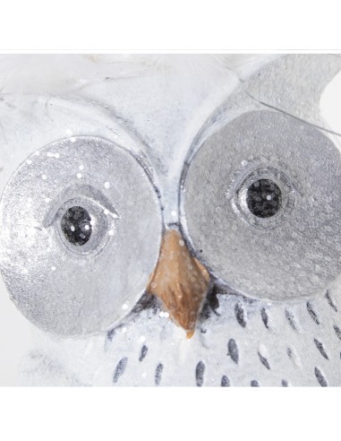 Figura de búho con plumas