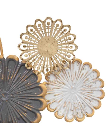 Decoración de metal de flores y círculos