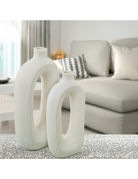 Jarrón grande asimétrico con agujero de cerámica color crema