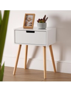 Mesa auxiliar cuadrada blanca