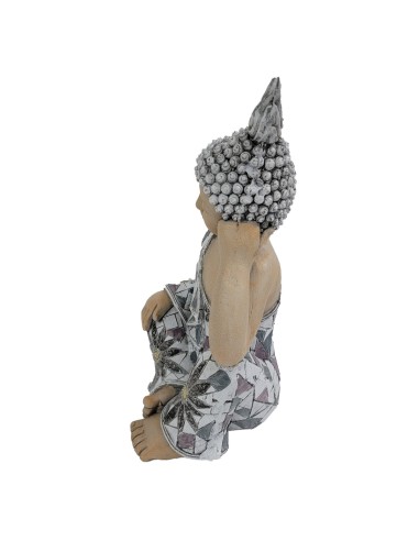 Buda apoyado sobre su mano flores