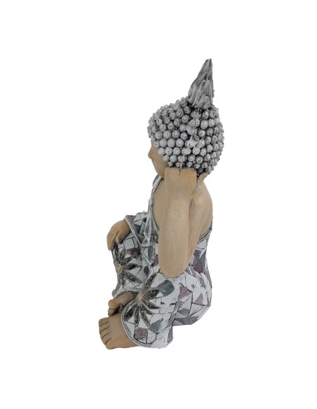 Buda apoyado sobre su mano flores