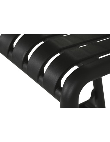 Taburete negro minimalista