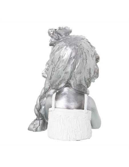 Figura niña plateada