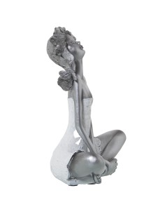 Figura niña sentada plateada 2