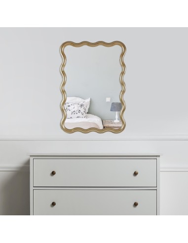 Espejo dorado ondulado