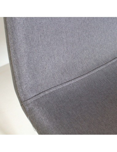 Silla en poliéster color gris