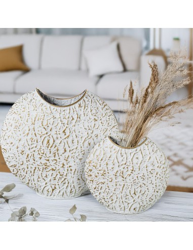 Jarrón de metal dorado pequeño