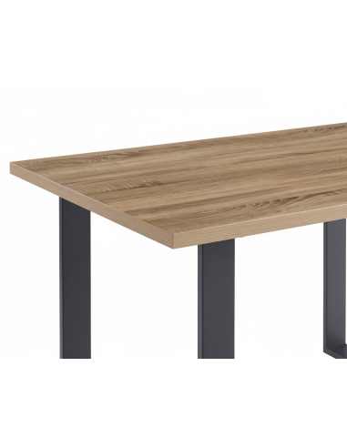 Mesa de madera rectangular con patas negras