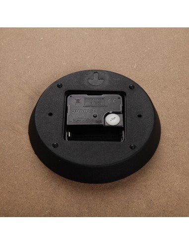 Reloj de pared en madera