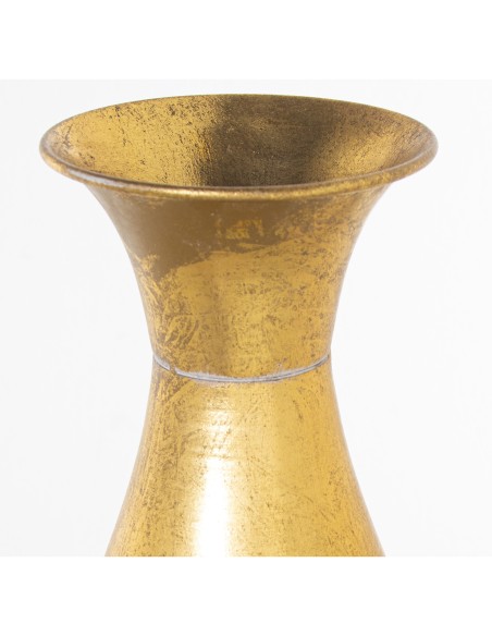 Jarrón de metal dorado alto