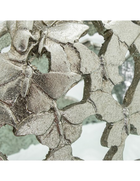 Figura menina de resina plateada pequeña