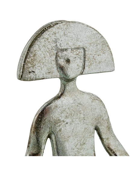 Figura de resina de menina en plata grande