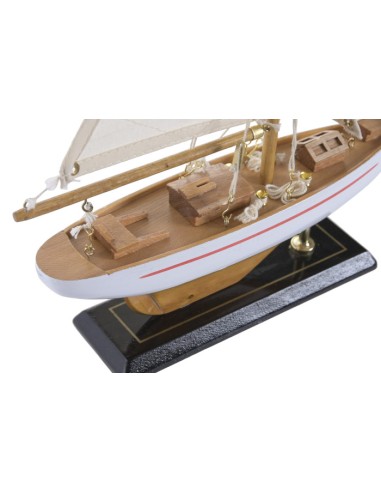 Figura de Madera con Diseño de Barco