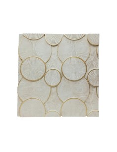 Decoración de madera con circulos en relieve.